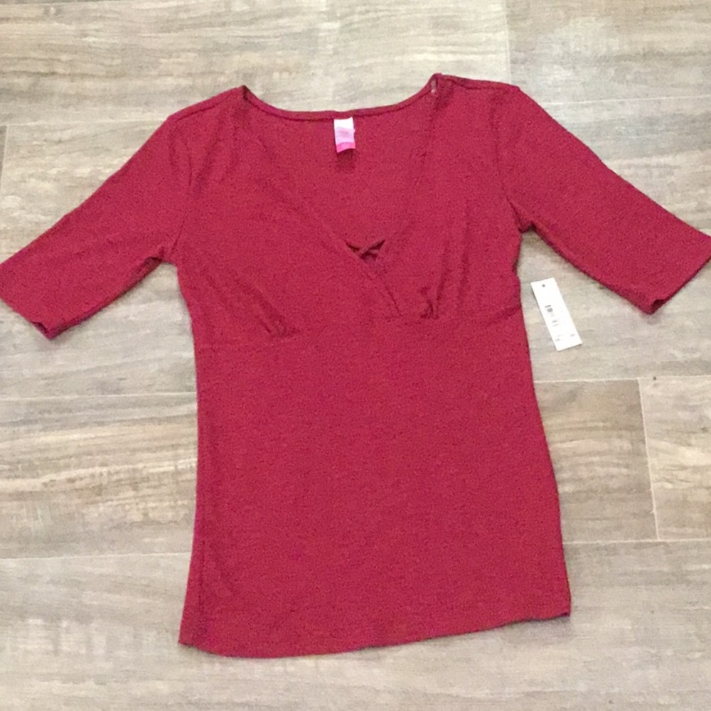 - NWT No Boundaries 3/4 wine colored top